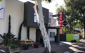 Hello Adelaide Motel And Apartments